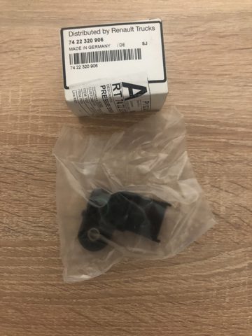 Датчик тиску повітря 5010437653 RENAULT