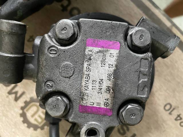 Насос рульового механізму A0044661201 MERCEDES
