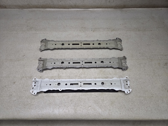 Рамка радіатора нижня 5710442090 TOYOTA