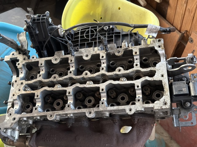 Головка двигуна R651016 MERCEDES