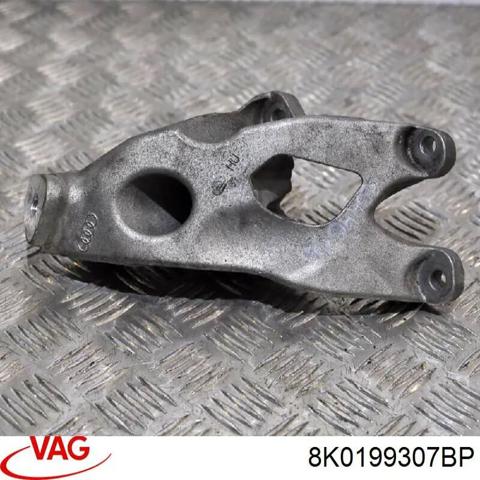 Кронштейн подушки (опори) двигуна, лівої 8K0199307BP VAG