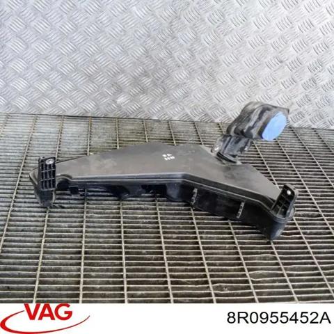 Горловина бачка омивача 8R0955452A VAG