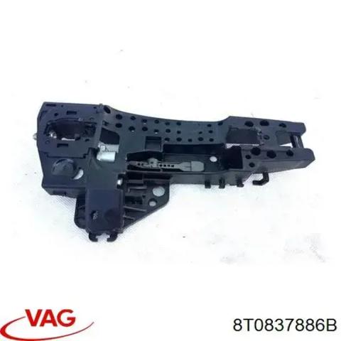 Тримач зовнішньої ручки дверей, задніх правих 8T0837886B VAG