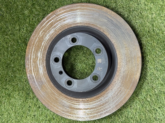 Гальмо дискове переднє 95C615302A VAG