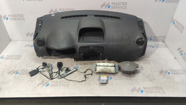 Приладова панель 681003071R RENAULT