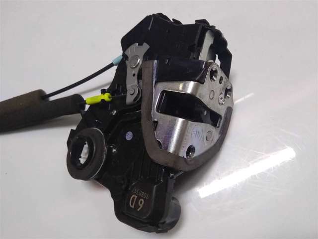 Замок водійських дверей 6904006180 TOYOTA