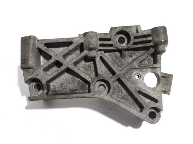 Кронштейн подушки (опори) двигуна, верхній 8200101196 RENAULT