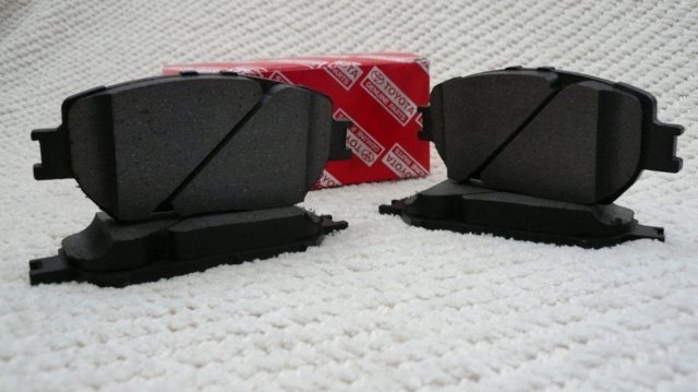 Тормозні колодки 0446533240 TOYOTA