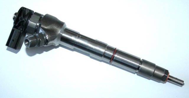 Форсунка дизельна в зборі, розпилювач + тримач 05L130277M VAG