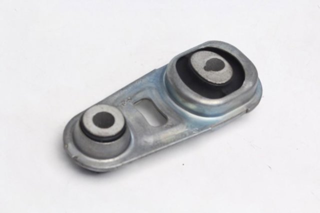 Опора двигуна задня 112383734R NISSAN