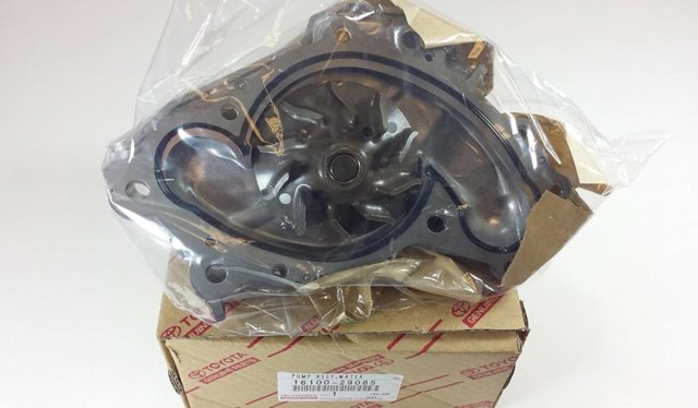 Насос системи охолодження 1610029085 TOYOTA