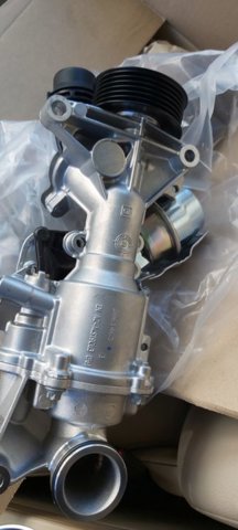 Помпа охолодження 2101093C3N NISSAN