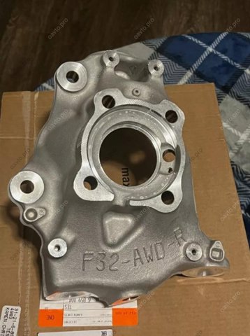 Цапфа поворотна права 31216859004 BMW