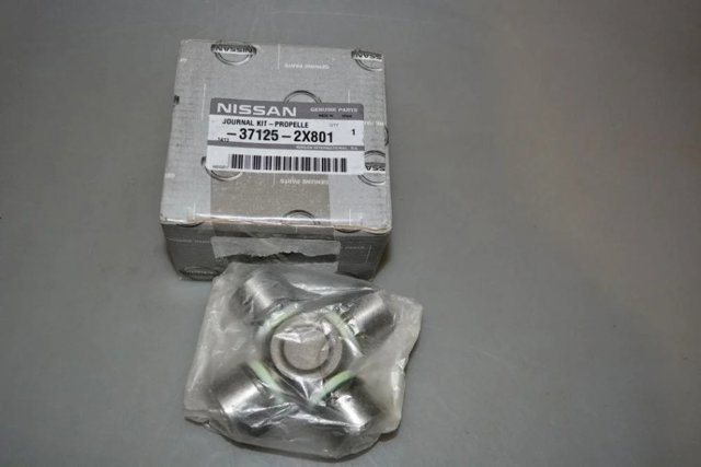 Хрестовина карданного валу, переднього 371252X801 NISSAN