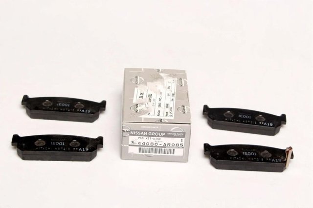 Задні гальмівні колодки 44060AR085 NISSAN
