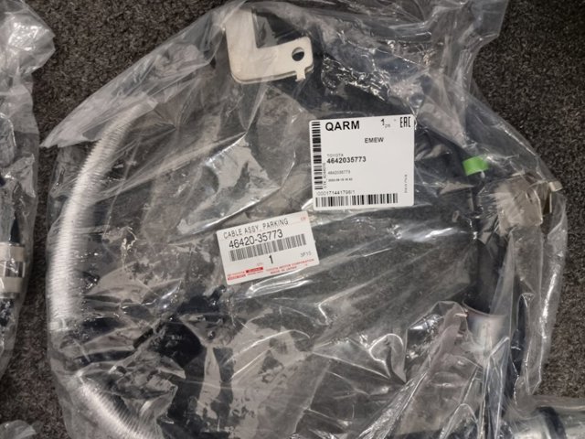 Трос ручника задній правий 4642035773 TOYOTA