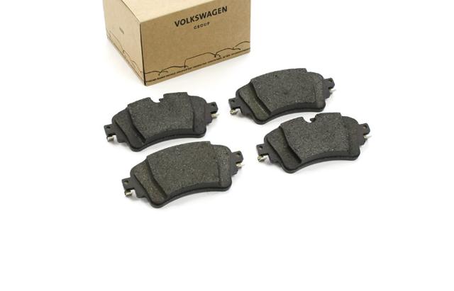 Колодки гальмові задні, дискові 4M0698451BP VAG