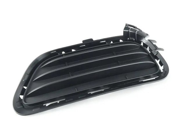 Решітка переднього бампера, права нижня 51117338514 BMW