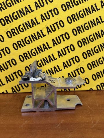 Кронштейн підсилювача переднього бампера 51117421635 BMW