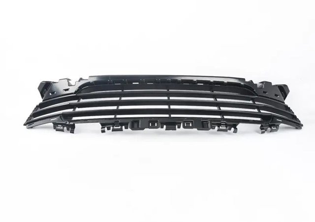 Решітка переднього бампера, центральна 51117429002 BMW