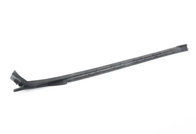 Водостік лобового скла, жабо 51137399032 BMW