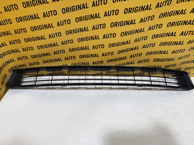 Решітка переднього бампера 5311242080 TOYOTA