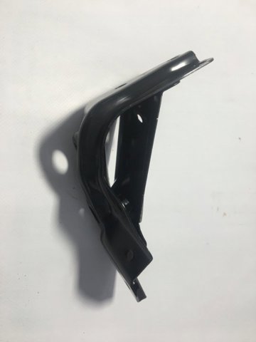 Кронштейн кріплення крила переднього правого, передній 53907KK020 TOYOTA