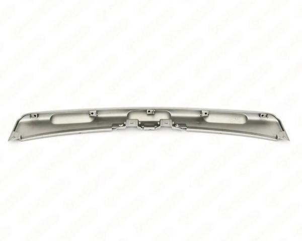 Накладка бампера переднього, центральна 620729362R RENAULT