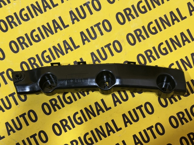 Праве кріплення переднього бампера 622224CL0A NISSAN