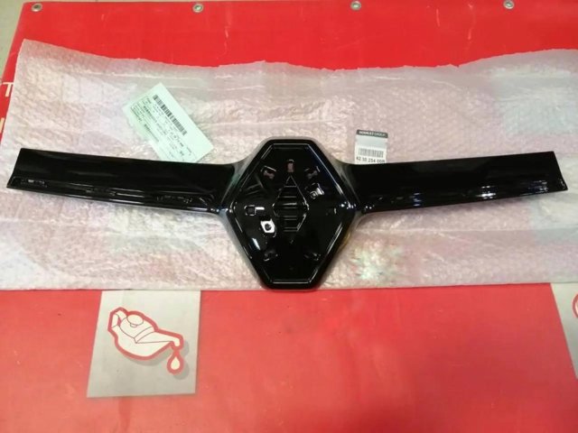 Ободок решітки радіатора 623825400R RENAULT