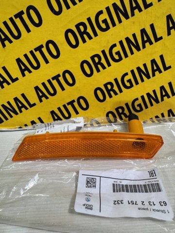 Габарит-покажчик повороту, правий 63132751332 BMW