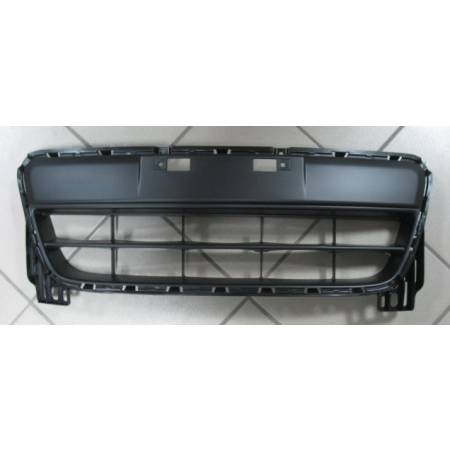 Решітка переднього бампера, нижня 7172155L005PK SUZUKI