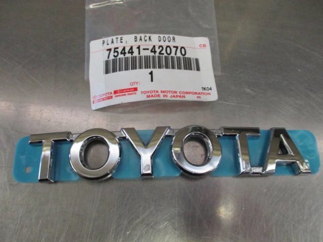 Емблема кришки багажника, фірмовий значок 7544142070 TOYOTA