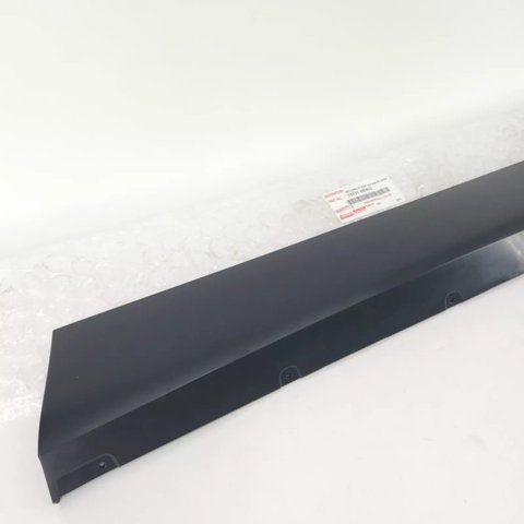 Молдинг передніх правих дверей, нижній 757310E903 TOYOTA