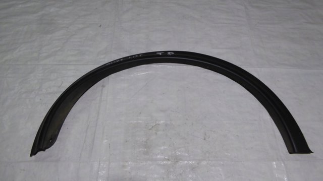 Молдинг арки колеса заднього, правий 788601KA6A NISSAN