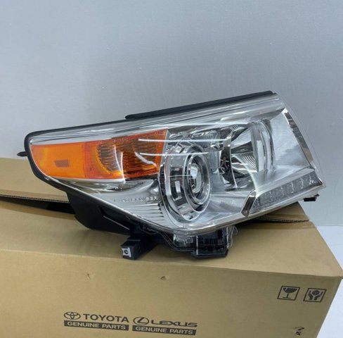 Фара правая 8114560F30 TOYOTA