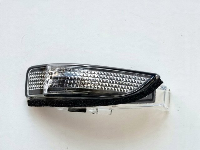 Покажчик повороту дзеркала, лівий 8174102040 TOYOTA