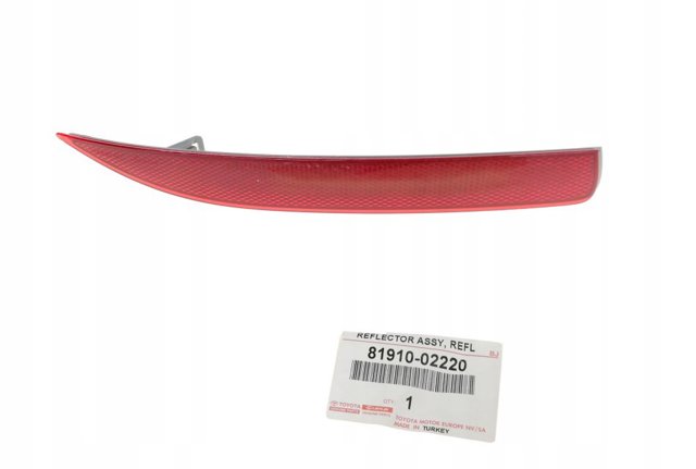Правий відбивач бампера 8191002220 TOYOTA