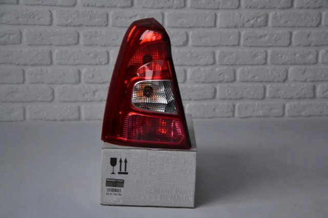 Ліхтар задній лівий 8200744760 RENAULT