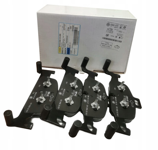 Колодки передні 8W0698151BB VAG