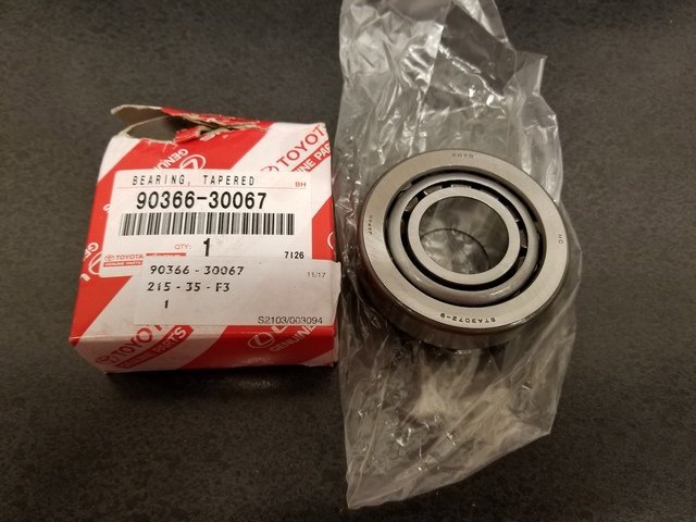 Підшипник хвостовика заднього моста, зовнішній 9036630067 TOYOTA