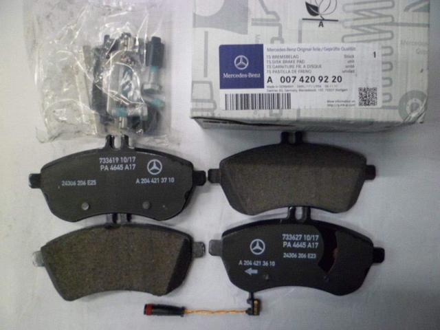 Тормозні колодки A0074209220 MERCEDES