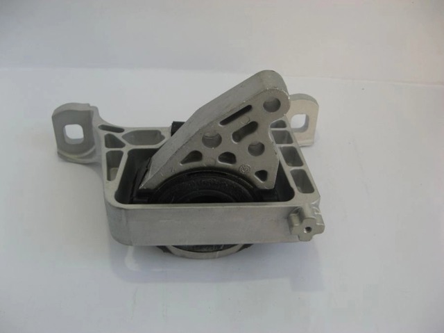 Права опора двигуна B38M39060B MAZDA