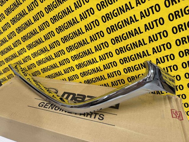 Молдинг решітки радіатора, лівий B63B507K1A MAZDA
