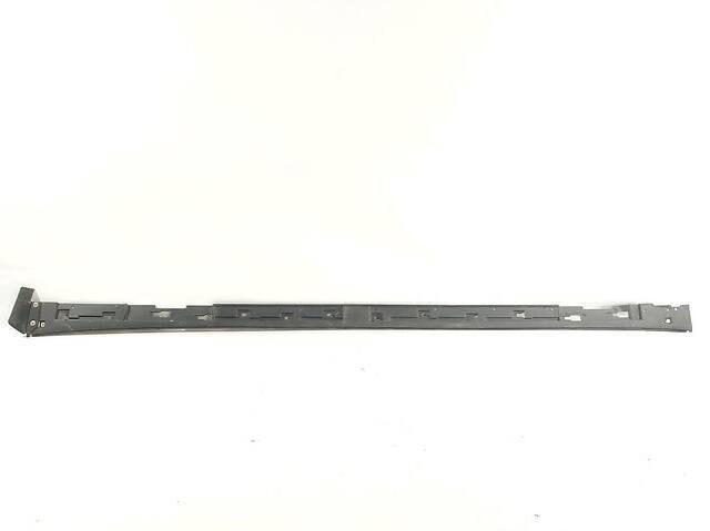 Накладка зовнішня (молдинг) порога, лівий GHK150490 MAZDA