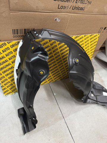 Підкрилок передній лівий GHP956140J MAZDA