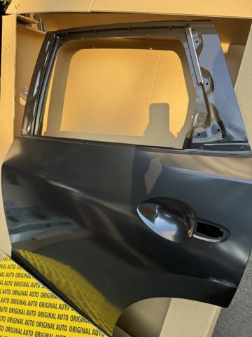 Двері пасажирськи задні ліві K1Y07302XD MAZDA
