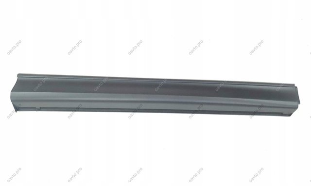 Накладка зовнішня (молдинг) порога, правий KB7W51P40D MAZDA