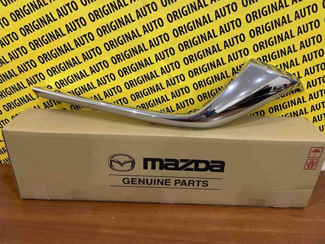 Молдинг решітки радіатора, лівий KSD4507K0 MAZDA