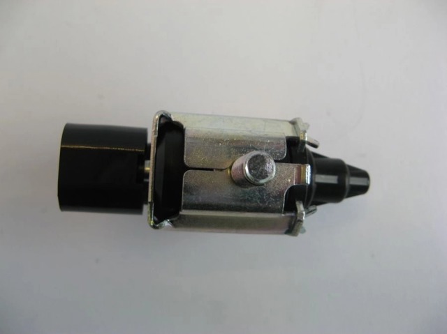 Клапан соленоїд регулювання заслонки EGR LF1518741 MAZDA